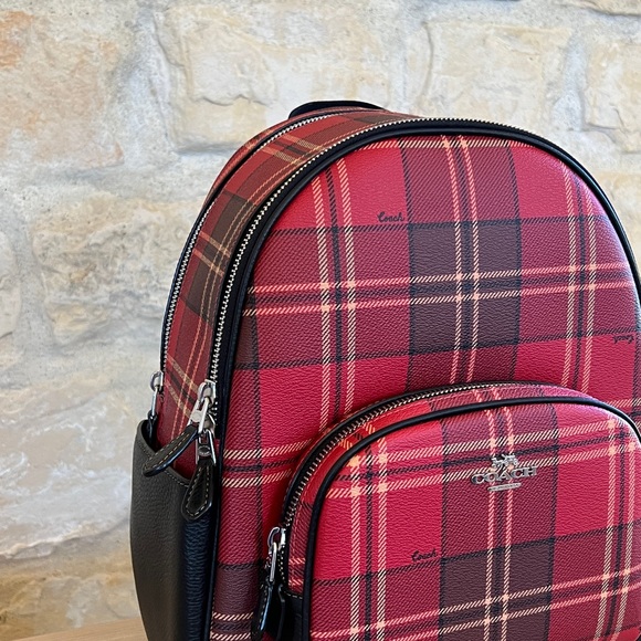 Coach - Picture 2 of 8